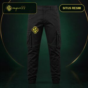 Celana Kargo Empire88 Resmi warna hitam dengan logo Empire88 dan teks situs resmi